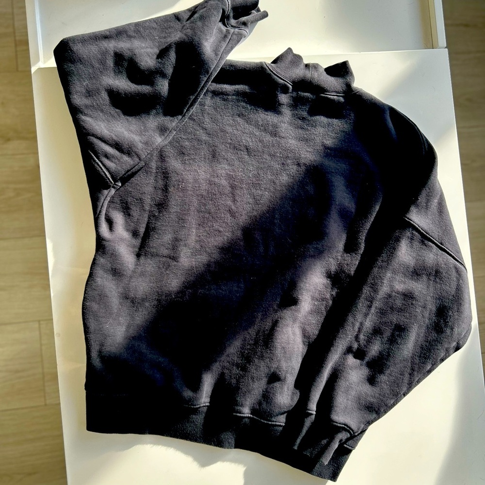 Aritzia Megafleece Black Mockneck Sweater size 1